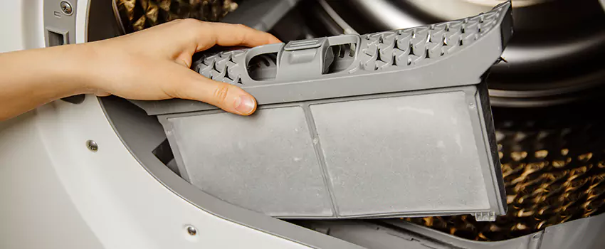 Signs Of A Clogged Dryer Lint Trap in Naval Station Norfolk, Virginia